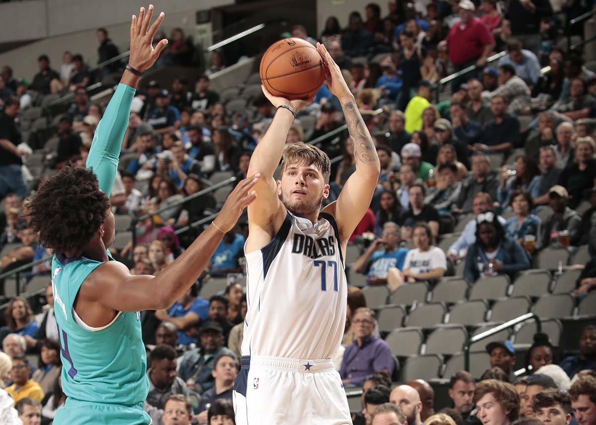 九游官方平台重磅！达拉斯独行侠国际比赛日单刀错失萨克拉门托国王国际比赛日远射贴柱，法兰克福国际比赛日绝杀压哨的简单介绍